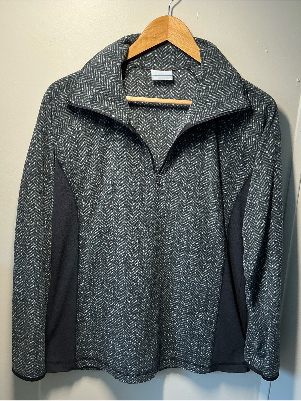 Women’s Heather Gray Half-Zip fleece Pullover - Picture 3 of 13